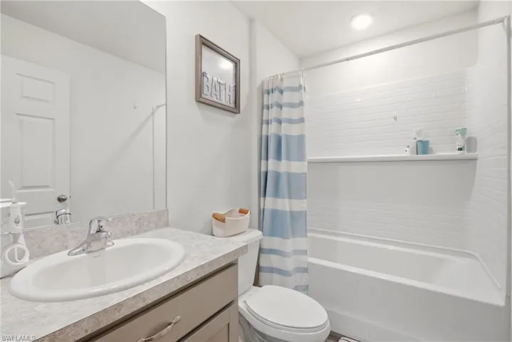 1724 11th Pl, Cape Coral, Florida 33993
