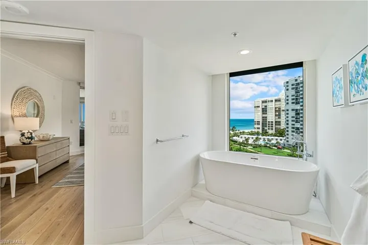 4021 Gulf Shore Blvd N 702, Naples, Florida 34103
