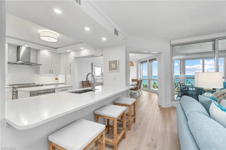 4021 Gulf Shore Blvd N 702, Naples, Florida 34103