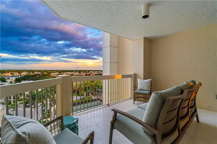 4021 Gulf Shore Blvd N 702, Naples, Florida 34103