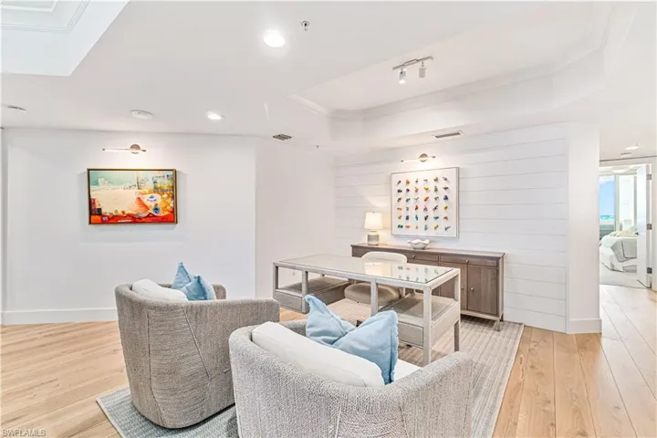 4021 Gulf Shore Blvd N 702, Naples, Florida 34103