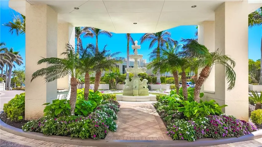 4021 Gulf Shore Blvd N 702, Naples, Florida 34103