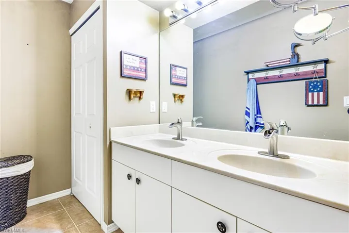 511  20th SE ST, Naples, FL 34117