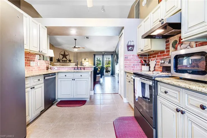 511  20th SE ST, Naples, FL 34117