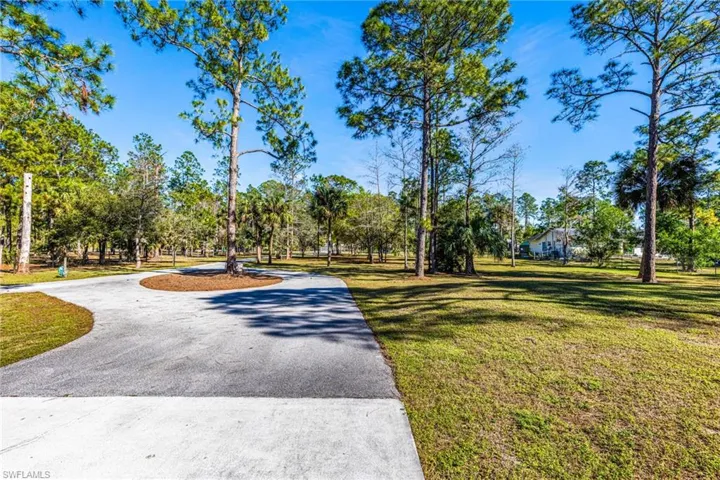 511  20th SE ST, Naples, FL 34117