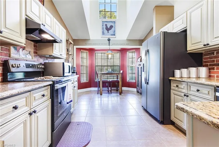 511  20th SE ST, Naples, FL 34117