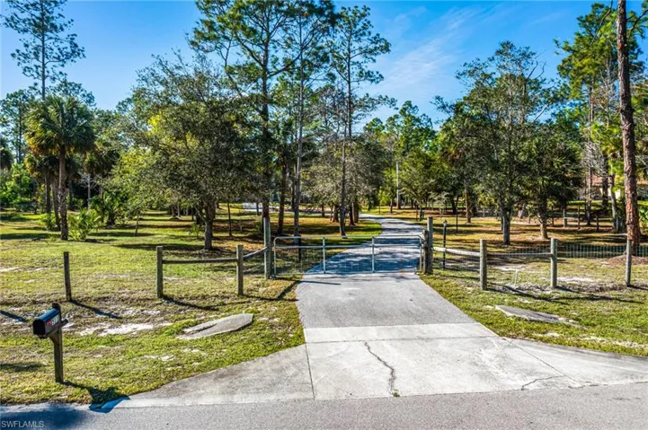 511  20th SE ST, Naples, FL 34117