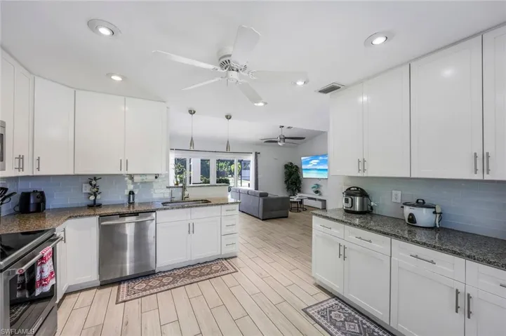 5770  Copper Leaf  LN, Naples, FL 34116
