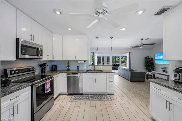 5770  Copper Leaf  LN, Naples, FL 34116