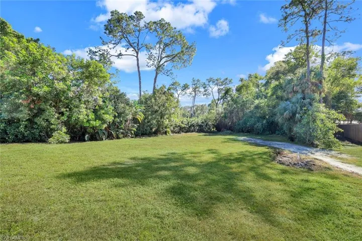 5770  Copper Leaf  LN, Naples, FL 34116