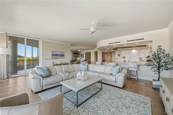 13665 Vanderbilt Dr 404, Naples, Florida 34110