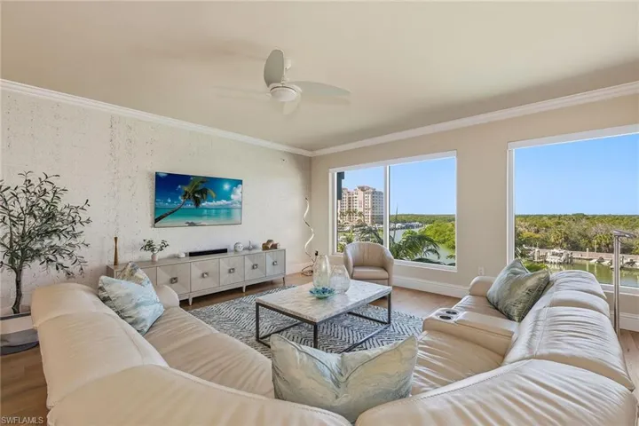 13665 Vanderbilt Dr 404, Naples, Florida 34110