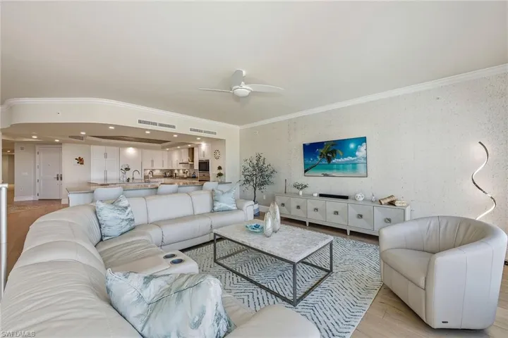 13665 Vanderbilt Dr 404, Naples, Florida 34110