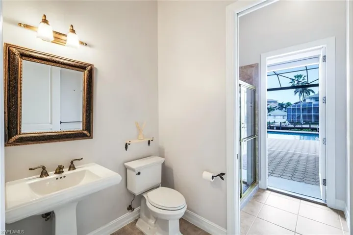 Guest/Pool Bath
