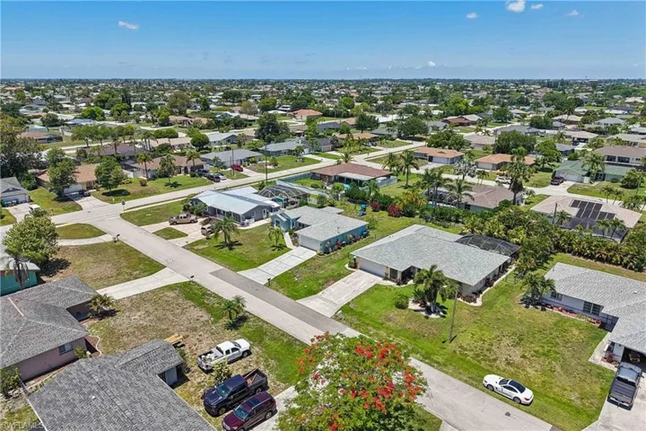 241 SW 34th  TER, Cape Coral, FL 33914