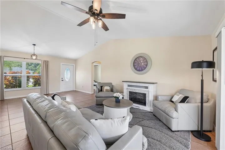 241 SW 34th  TER, Cape Coral, FL 33914