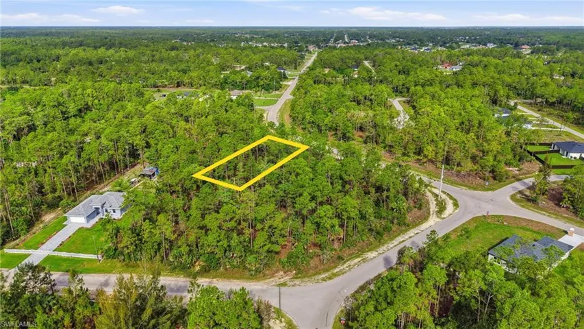 305 Woodburn Dr, Lehigh Acres, Florida 33972
