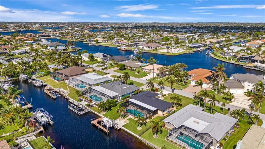 Direct Sailboat access to the River & Gulf of Mexico view