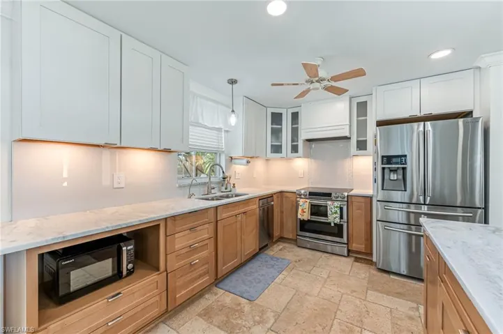 Elegant Kitchen Design with custom Quartzite countertops
