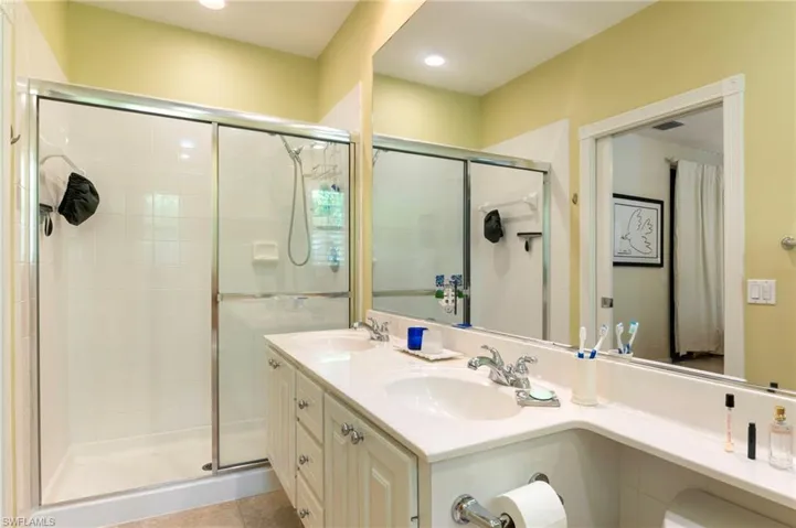 15361 Laughing Gull Ln. Bonita Springs FL 34135 - Owner's bath