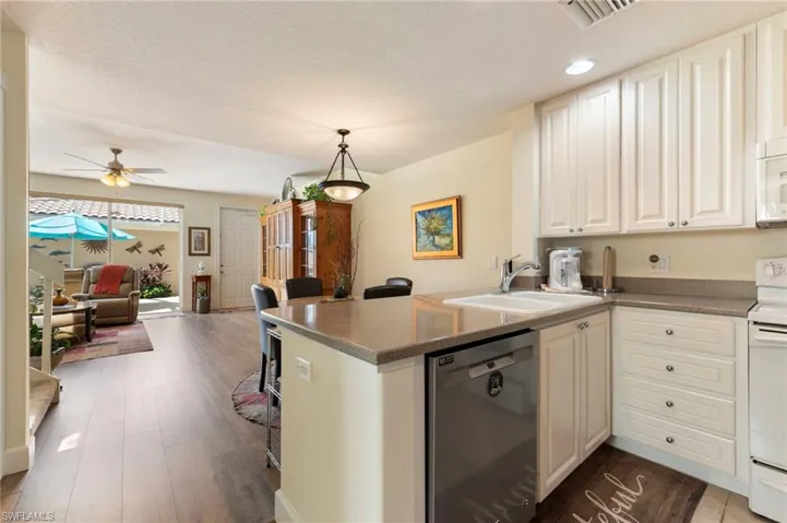 5361 Laughing Gull Ln. Bonita Springs FL 34135 - Kitchen
