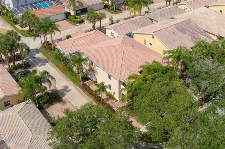 5361 Laughing Gull Ln. Bonita Springs FL 34135 - only one attached cage
