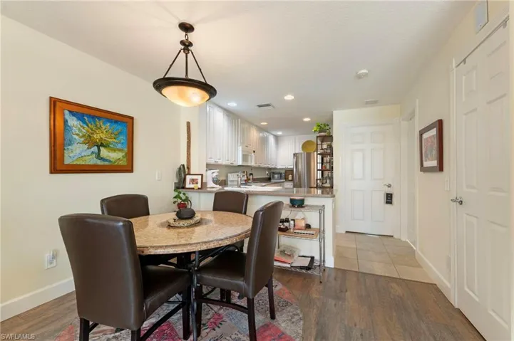 5361 Laughing Gull Ln. Bonita Springs FL 34135 - Dining area