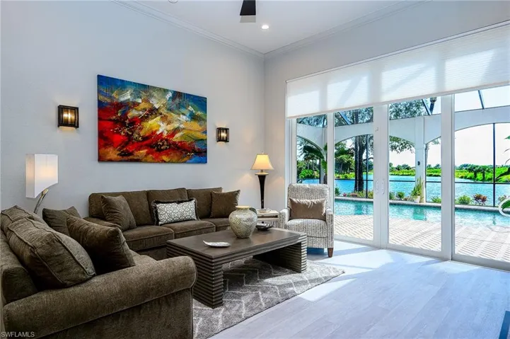 10' sliding doors with pool and lake views