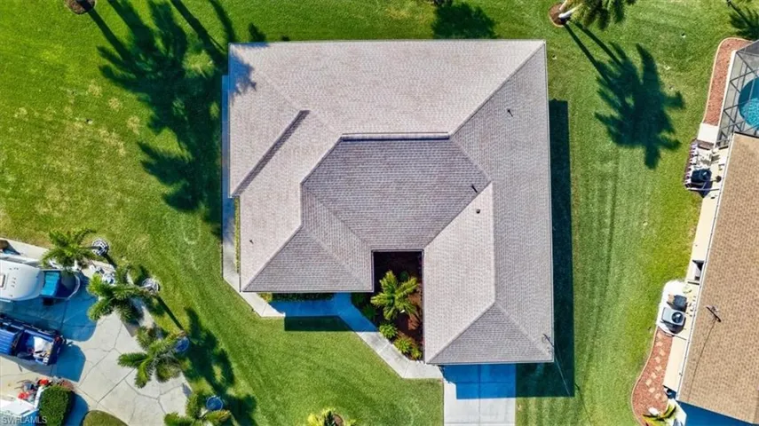 Aerial view of property and surrounding area