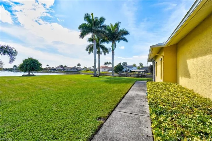 View of yard featuring a residential view