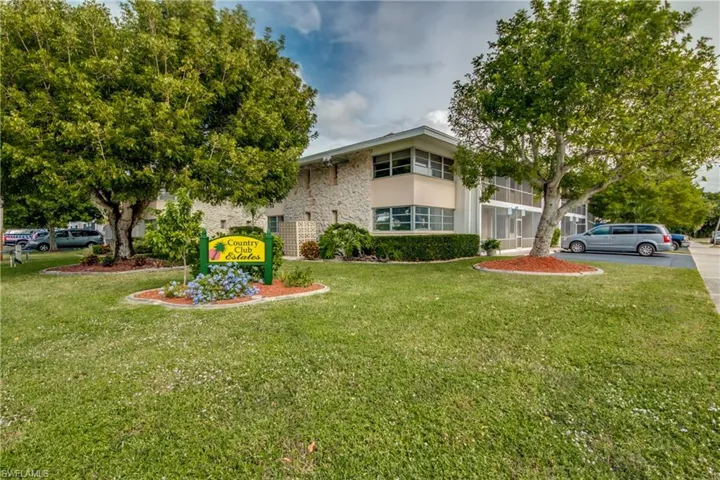 Presenting 4202 SE 4th PL; Unit E3!