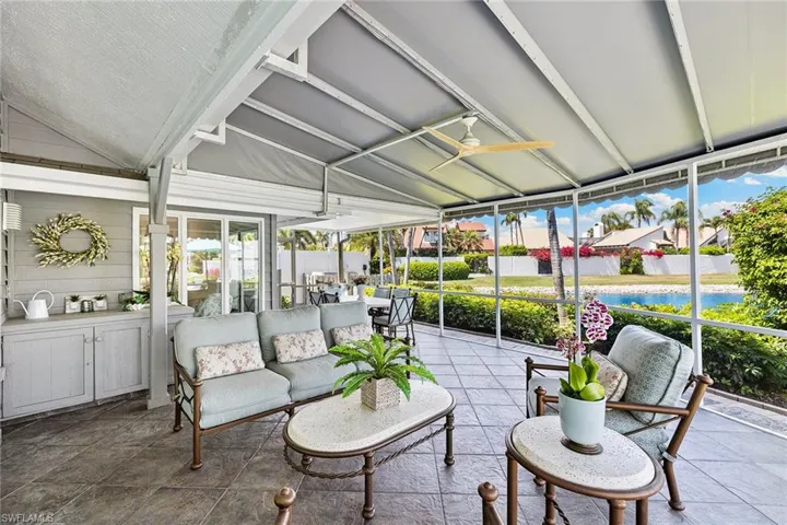 643  Bridgeway  LN, Naples, FL 34108