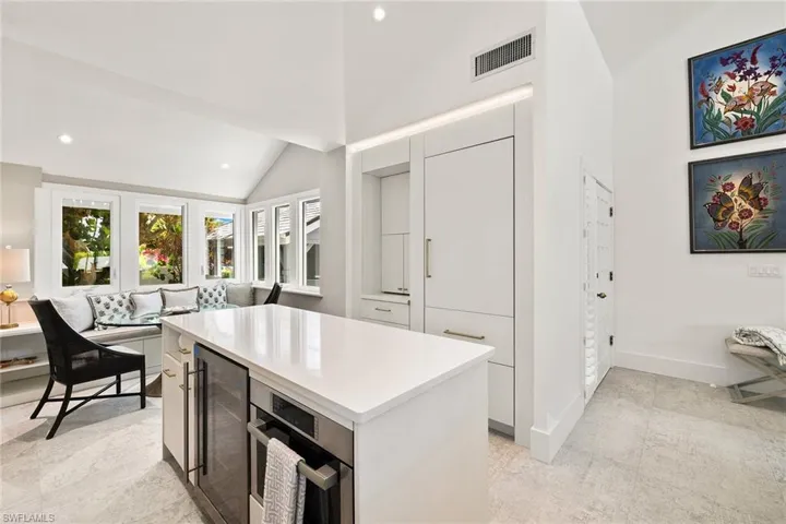 643  Bridgeway  LN, Naples, FL 34108