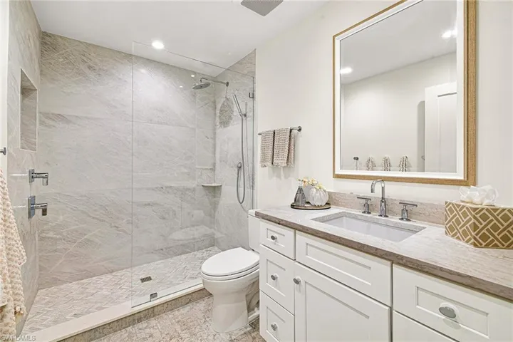 643  Bridgeway  LN, Naples, FL 34108