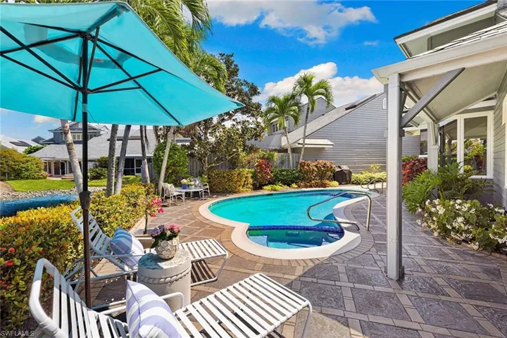 643  Bridgeway  LN, Naples, FL 34108