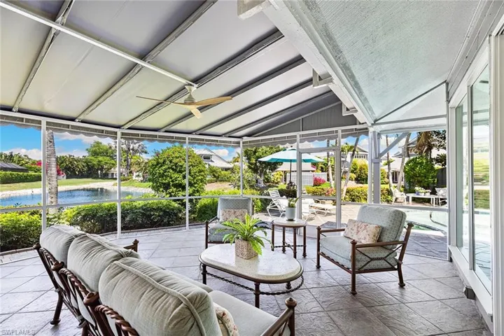 643  Bridgeway  LN, Naples, FL 34108