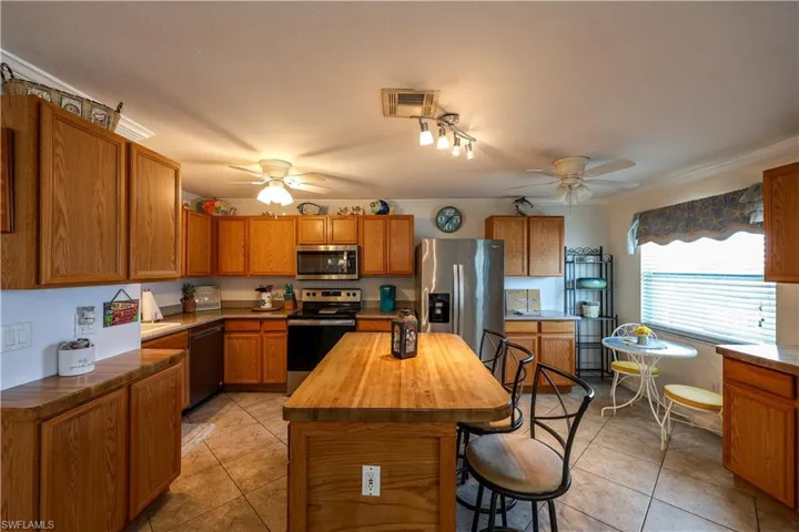 6777  Winkler  RD, Fort Myers, FL 33919