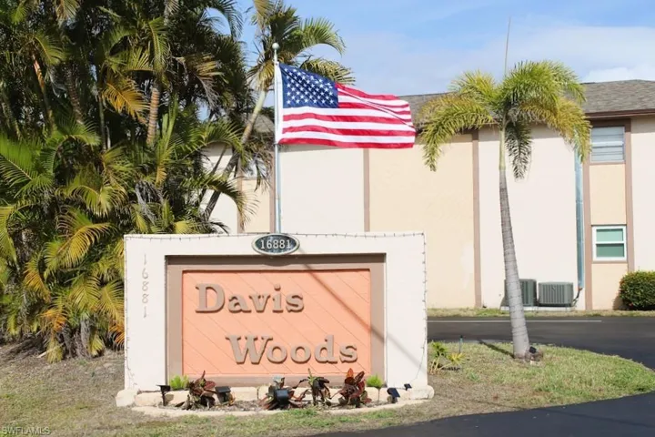 16881 Davis Rd 712, Fort Myers, Florida 33908