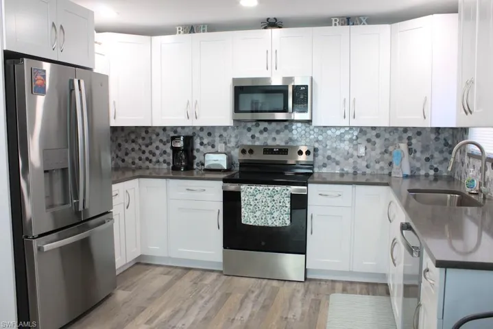16881 Davis Rd 712, Fort Myers, Florida 33908