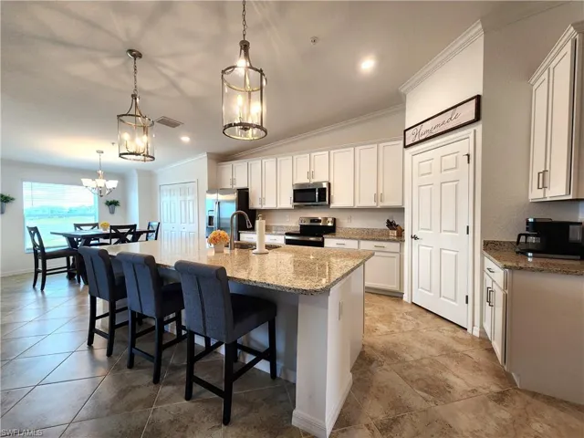 Breakfast bar
