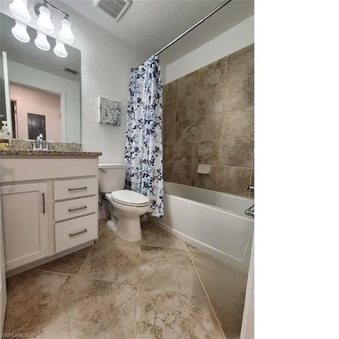 Full hall bath