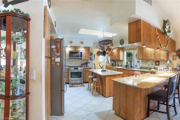 901 Sw 51st Ter, Cape Coral, Florida 33914