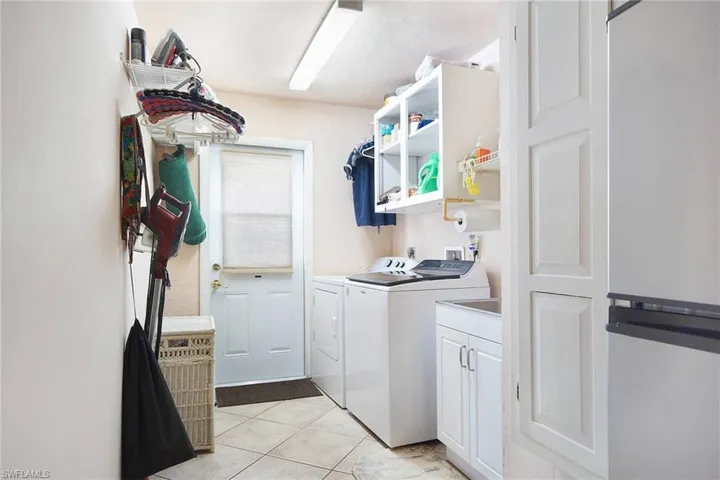 901 Sw 51st Ter, Cape Coral, Florida 33914