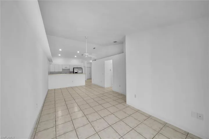 1214 Se 24th Ave, Cape Coral, Florida 33990