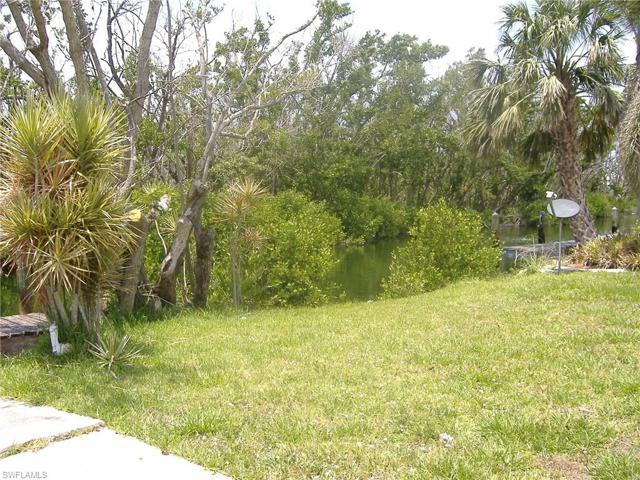 Canal that goes to the boat lift for Gulf Access