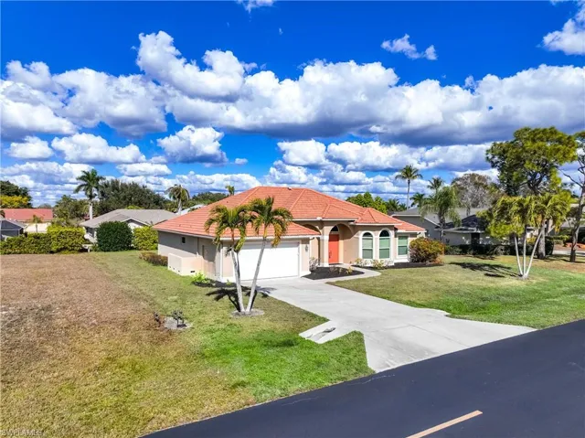 9882 El Greco Cir, Bonita Springs, Florida 34135