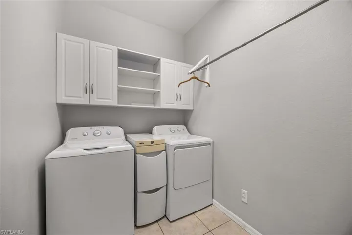 9882 El Greco Cir, Bonita Springs, Florida 34135