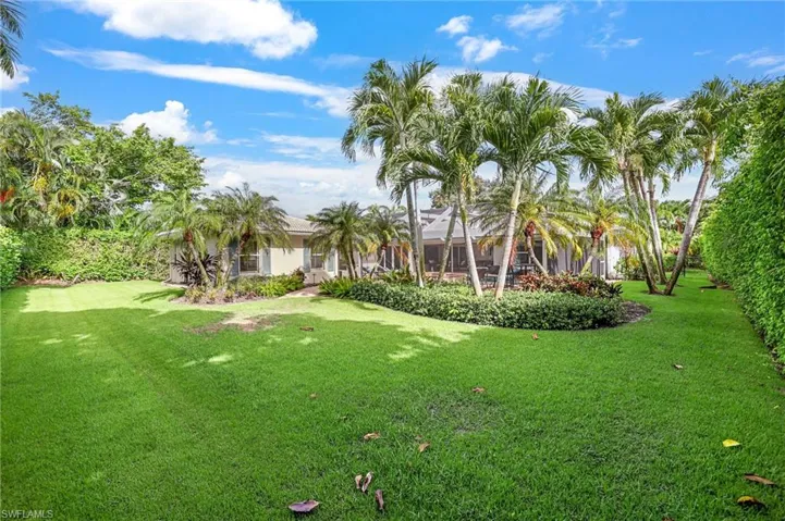 View of spacious private yard