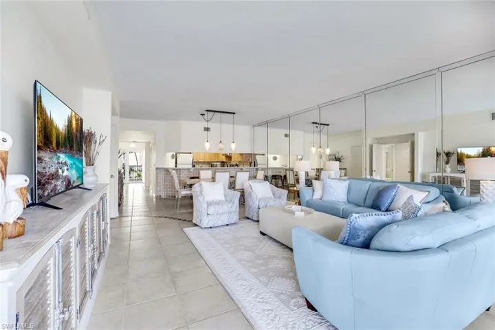 9380 Gulf Shore Dr 102, Naples, Florida 34108