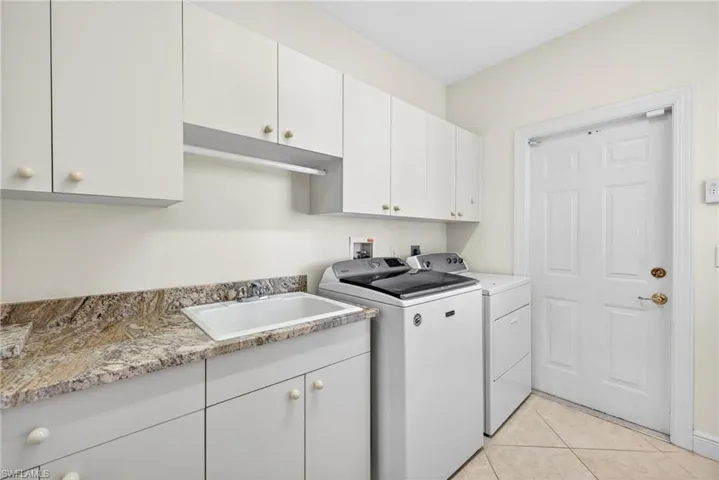 2229  Goshawk  CT, Naples, FL 34105